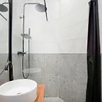 Ideally Located In 15 * Paříž