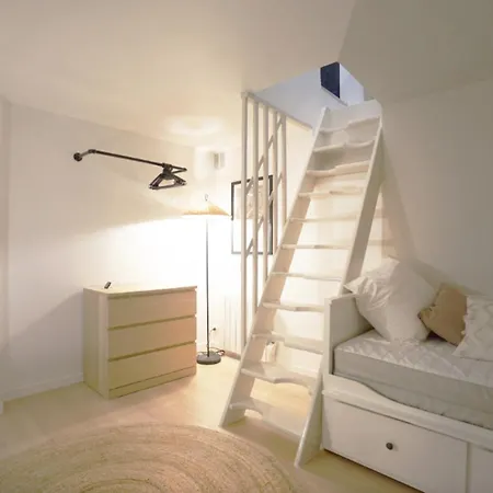 Ideally Located In 15