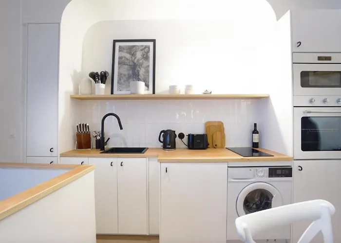 Ideally Located In 15 شقة باريس