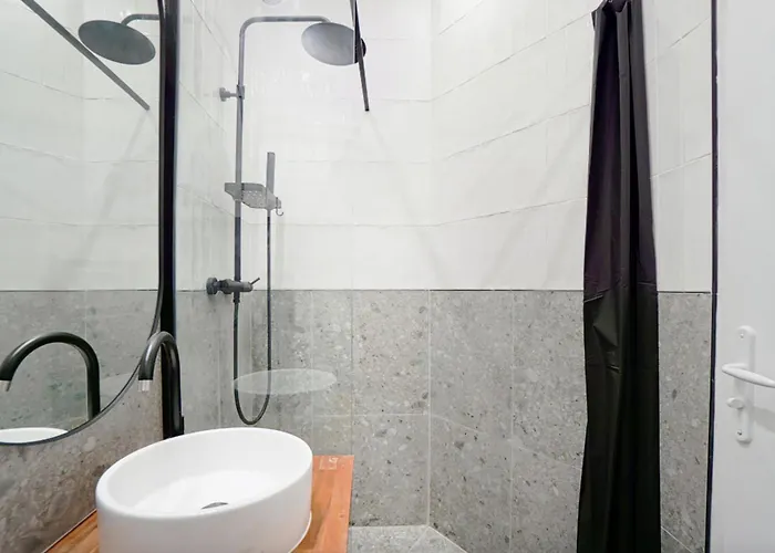 Ideally Located In 15 * باريس
